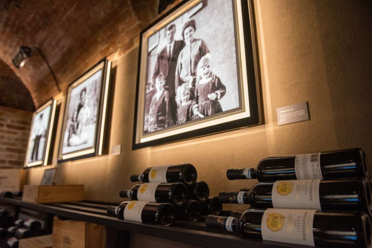Wine bar, shop and family museum in Alba at Roberto Sarotto