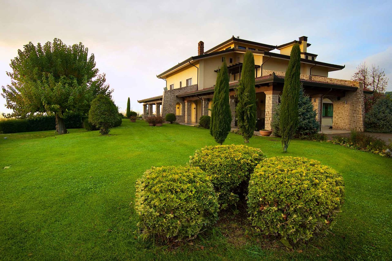 Themed wine experience at Casa Vinicola Mastroberardino
